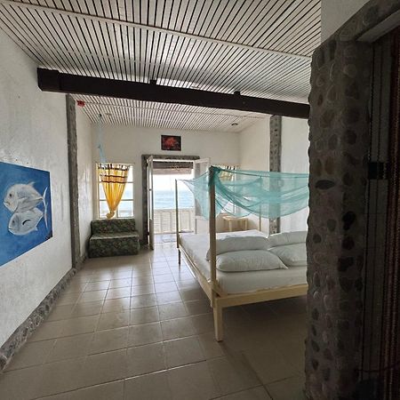 Liberty'S Lodge And Diving - Apo Island Dumaguete City Exterior photo