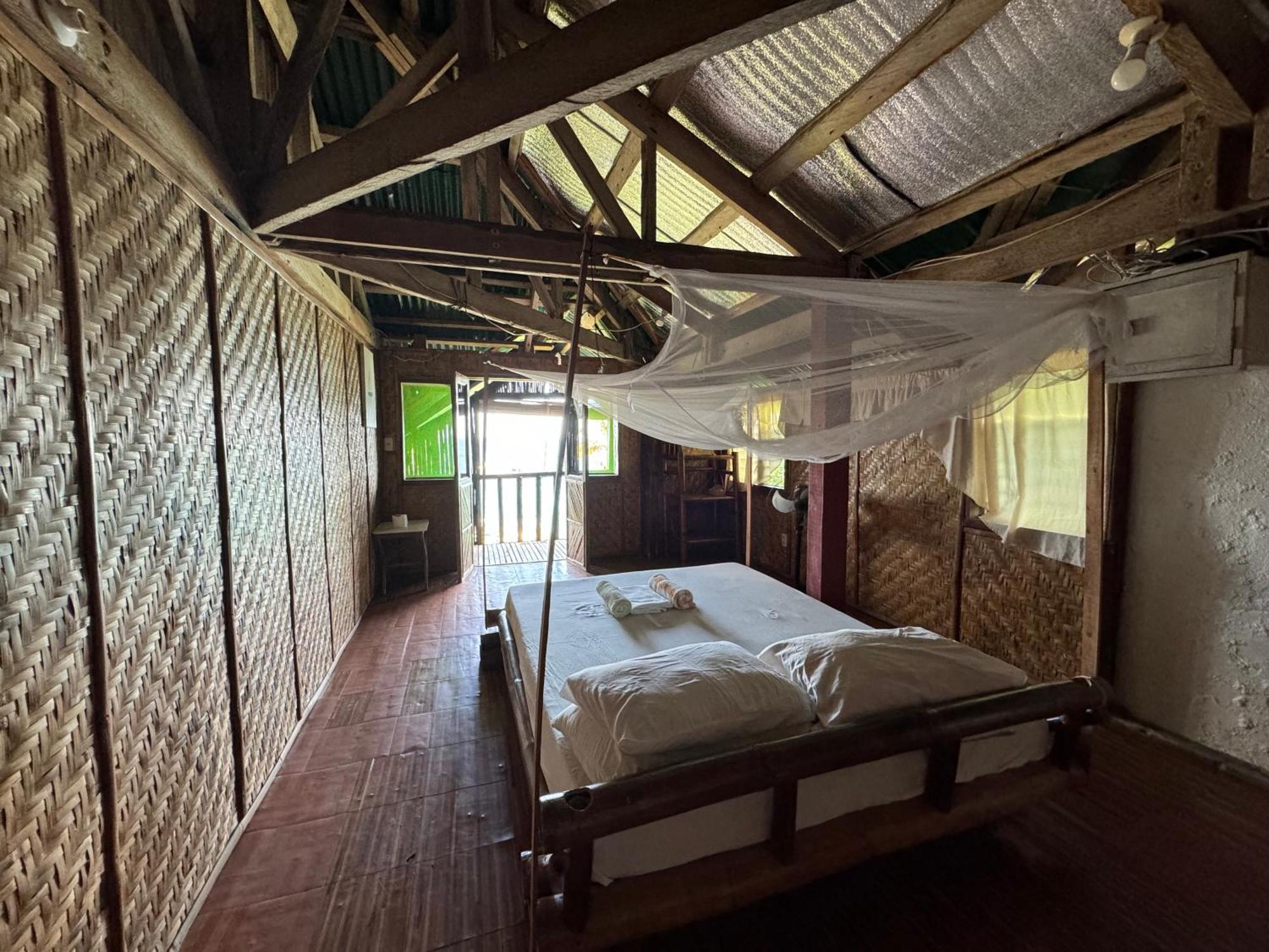 Liberty'S Lodge And Diving - Apo Island Dumaguete City Exterior photo