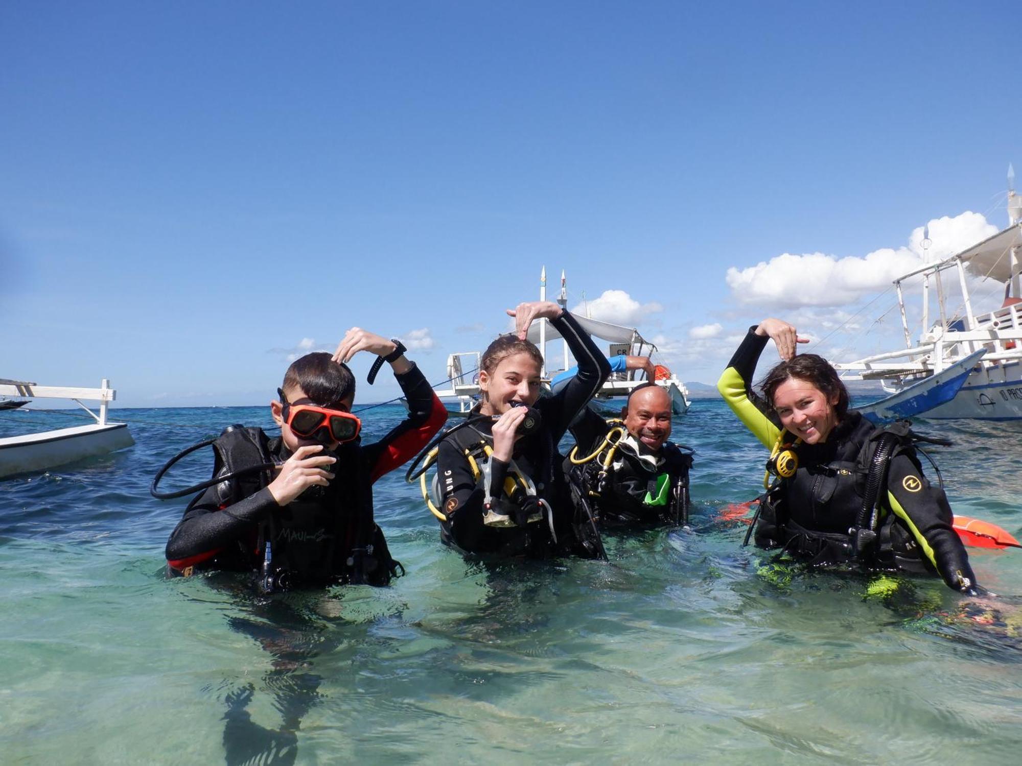Liberty'S Lodge And Diving - Apo Island Dumaguete City Exterior photo