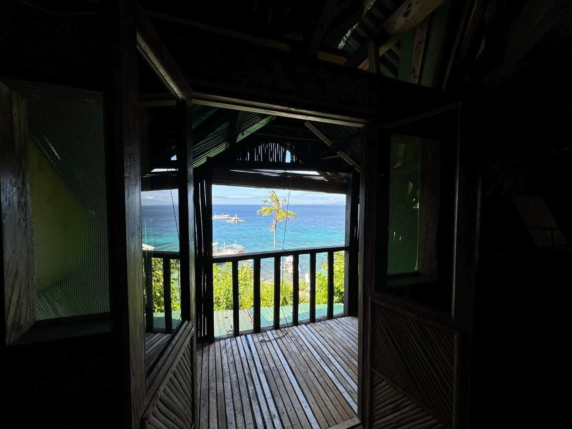 Liberty'S Lodge And Diving - Apo Island Dumaguete City Exterior photo