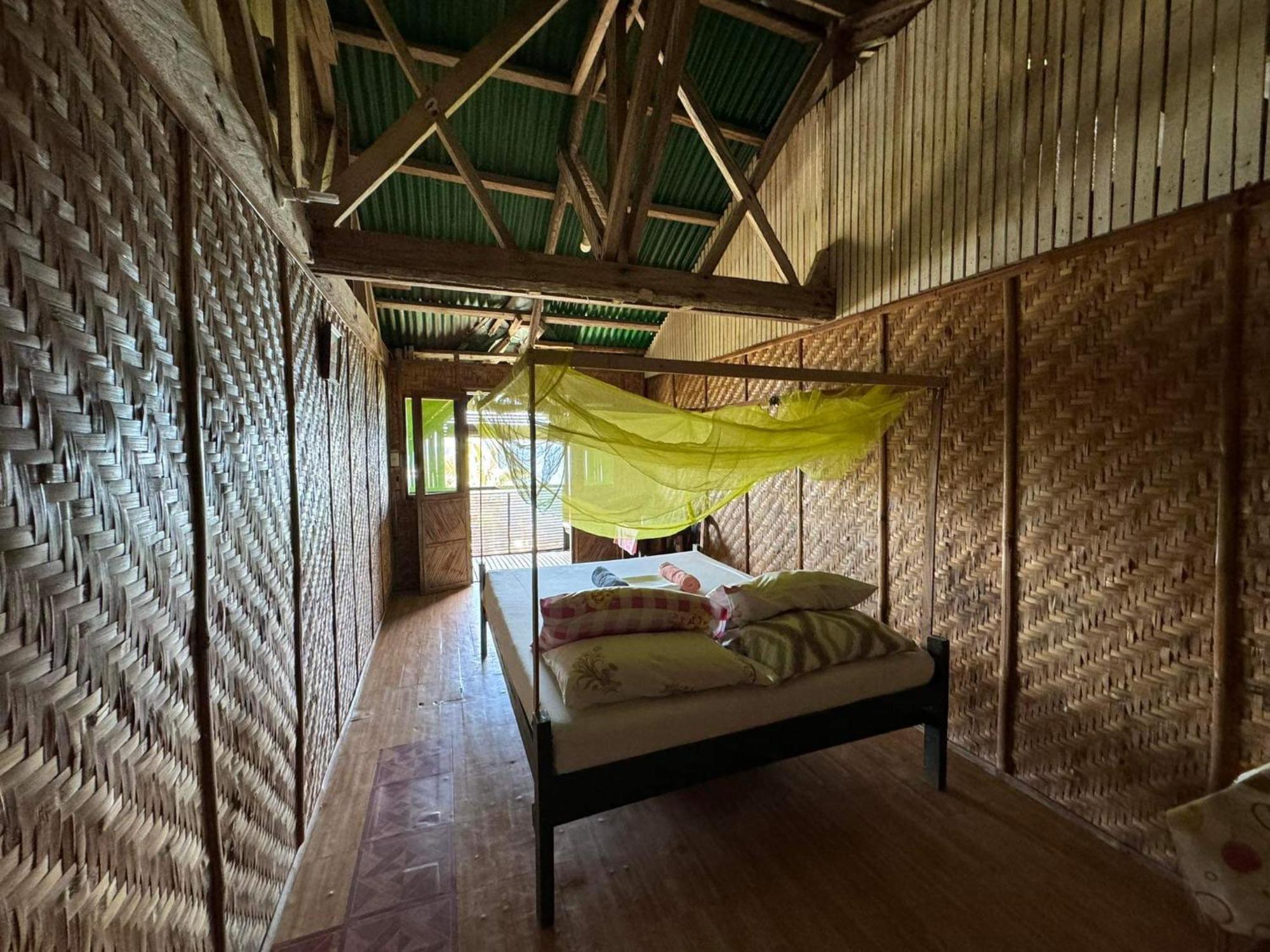 Liberty'S Lodge And Diving - Apo Island Dumaguete City Exterior photo