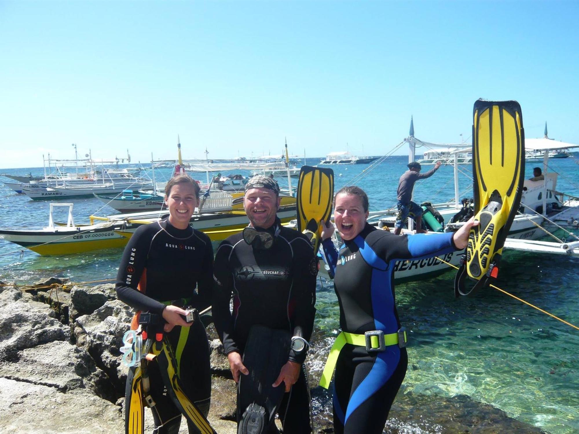 Liberty'S Lodge And Diving - Apo Island Dumaguete City Exterior photo