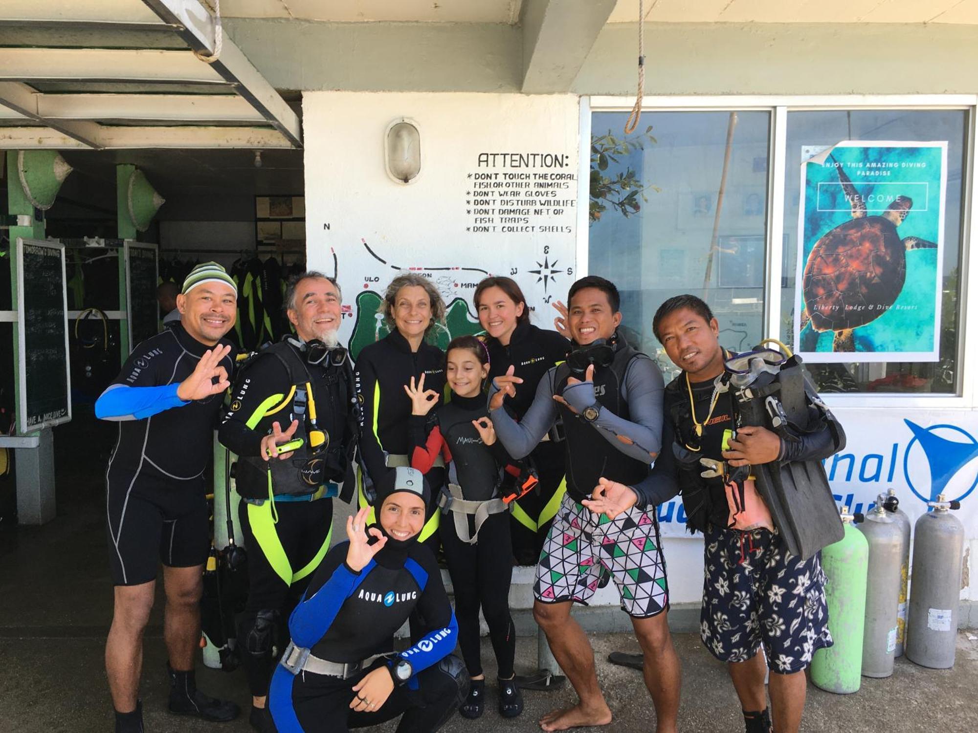Liberty'S Lodge And Diving - Apo Island Dumaguete City Exterior photo